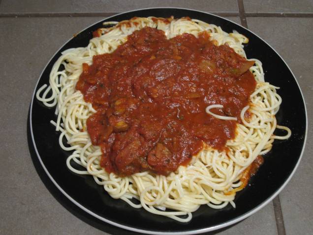 Pasta and vegetarian red sauce: nutritious and delicious, and not expensive